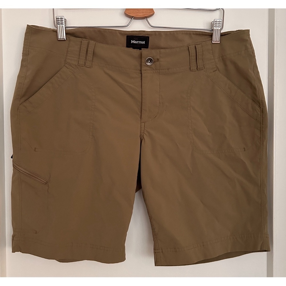 Women’s Marmot Shorts in Tan Size 14 (XXL)